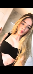 743695