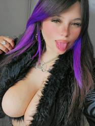 228048