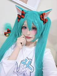25615